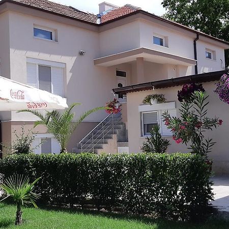 Villa Ros Guest House Svilengrad Ngoại thất bức ảnh