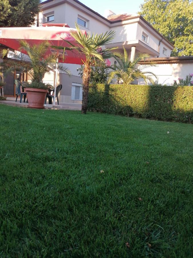 Villa Ros Guest House Svilengrad Ngoại thất bức ảnh