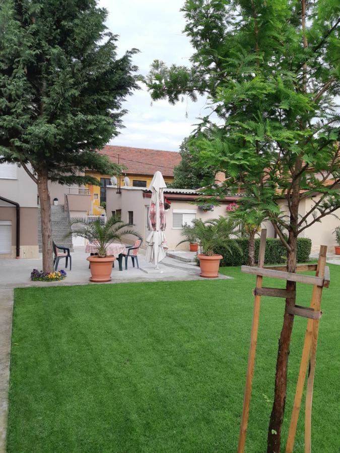 Villa Ros Guest House Svilengrad Ngoại thất bức ảnh