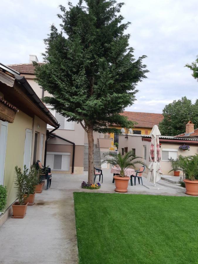 Villa Ros Guest House Svilengrad Ngoại thất bức ảnh