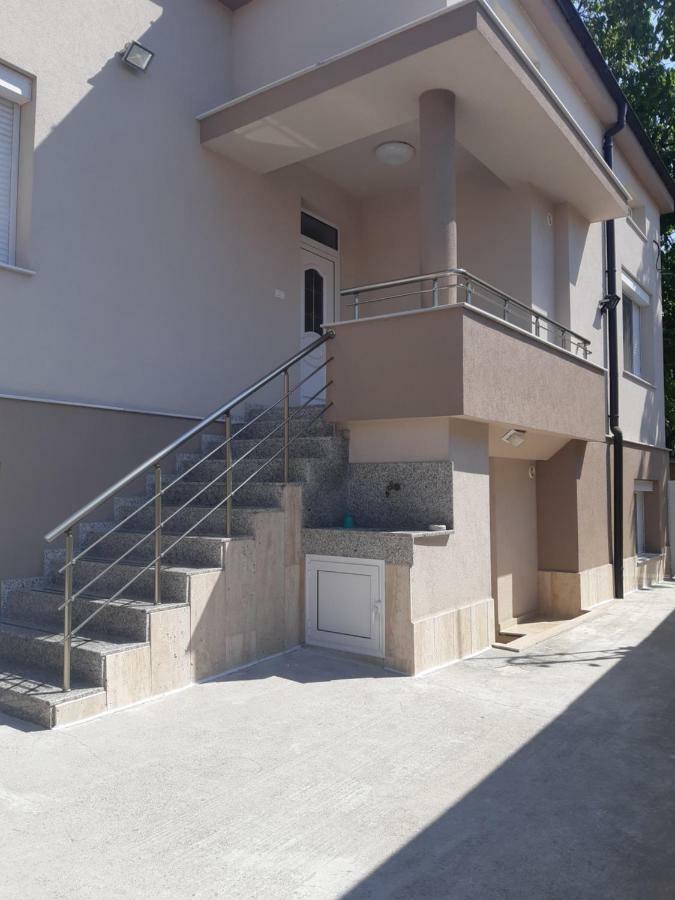 Villa Ros Guest House Svilengrad Ngoại thất bức ảnh